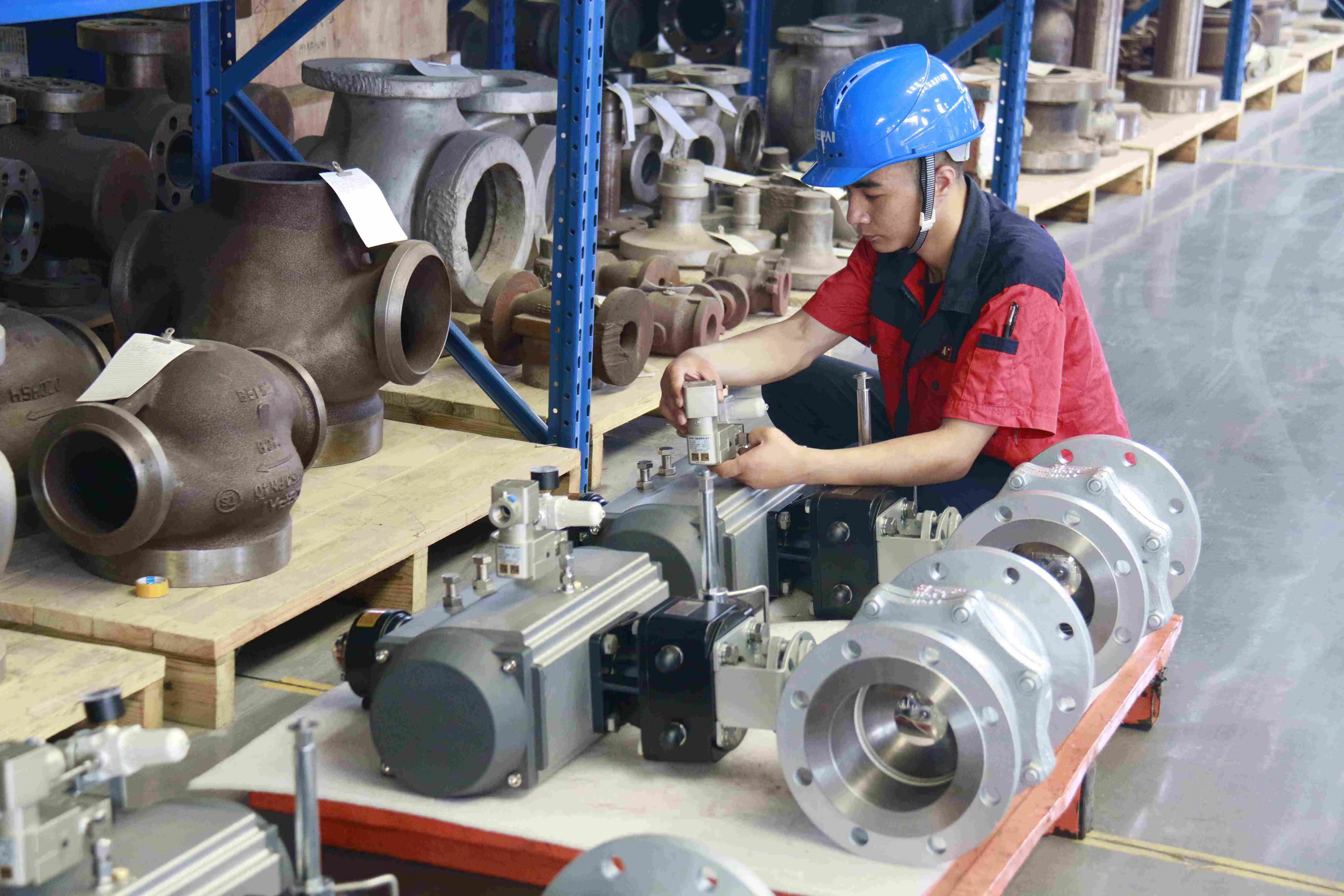 Falf Bêl Math-O Niwmatig Cryno: Y Dewis Gorau ar gyfer Gosodiadau Bach